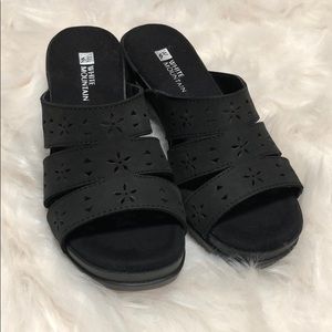 Black Leather open toe sandal clogs size 6.